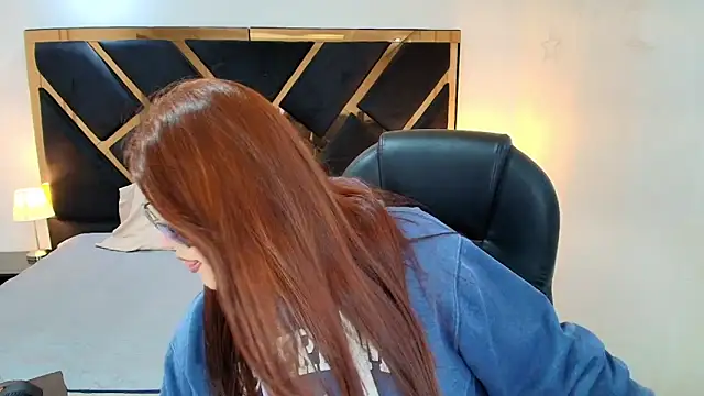 Camiila Osorio online show from 05/15/26, 07:10