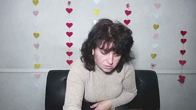 LuciaMii online show from 12/16/24, 12:26
