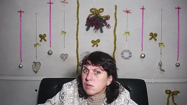 LuciaMii online show from 12/24/24, 05:55