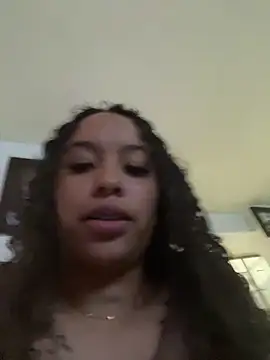 MarieLeon online show from 10/03/25, 09:45