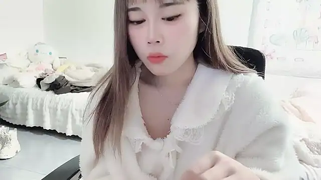 Snapshot of Jia-Xin- chatting on 12/22/24, 09:00 Jia-Xin- online show from 12/22/24, 09:00