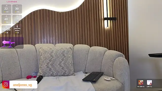 anellejones online show from 07/28/26, 07:39