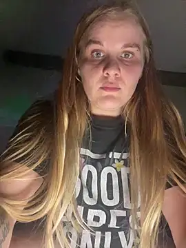 QueenBee2014 online show from 02/11/25, 02:25