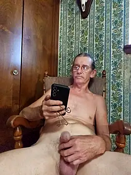 Snapshot of coolbrease10 chatting on 09/27/25, 10:48 coolbrease10 online show from 09/27/25, 10:48