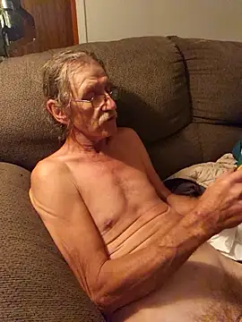 Snapshot of coolbrease10 chatting on 10/14/25, 03:29 coolbrease10 online show from 10/14/25, 03:29