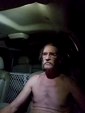 Snapshot of coolbrease10 chatting on 10/28/25, 12:36 coolbrease10 online show from 10/28/25, 12:36