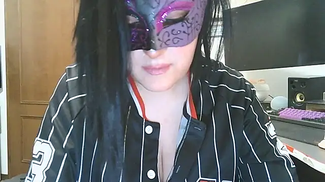 Snapshot of LaDamaNeraa chatting on 09/29/25, 01:27 LaDamaNeraa online show from 09/29/25, 01:27