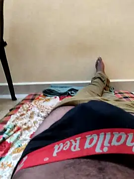 Snapshot of boy_BeardGallery chatting on 10/11/25, 12:32 boy BeardGallery online show from 10/11/25, 12:32