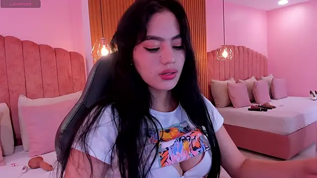 Snapshot of ariel_jonees chatting on 09/16/25, 05:47 ariel jonees online show from 09/16/25, 05:47