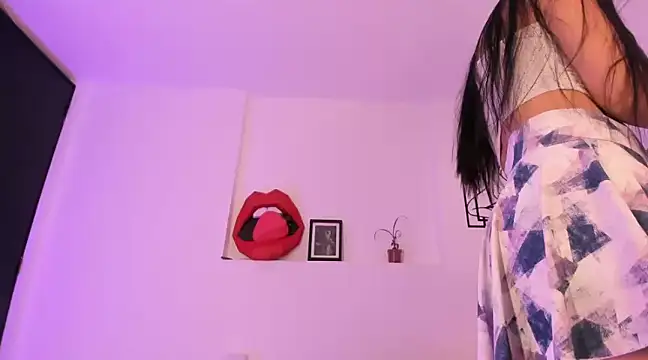 Snapshot of cloehonney chatting on 03/19/25, 12:12 cloehonney online show from 03/19/25, 12:12