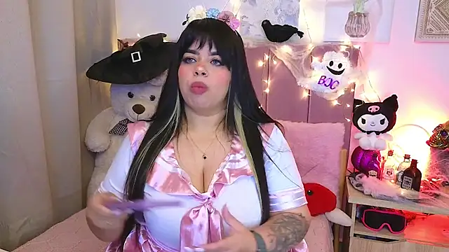 Snapshot of MiahJoness chatting on 10/23/25, 02:44 MiahJoness online show from 10/23/25, 02:44