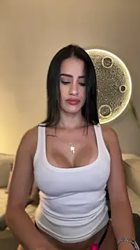 Snapshot of SarahhSmitth1 chatting on 04/10/26, 01:33 SarahhSmitth1 online show from 04/10/26, 01:33