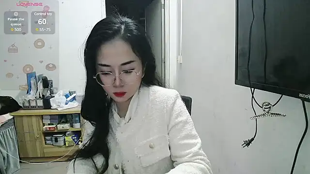Helen-6 online show from 12/10/24, 11:32