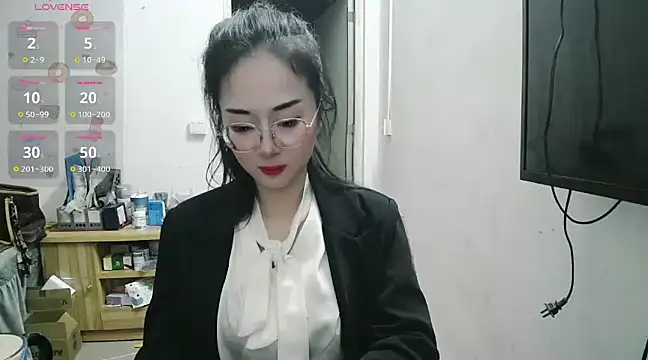 Helen-6 online show from 12/17/24, 02:11