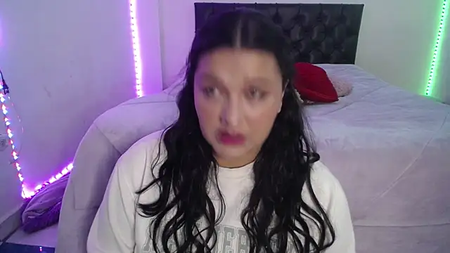 Laurenkenner  online show from 05/04/26, 06:48