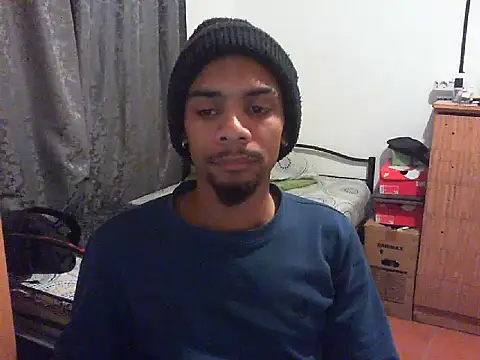 Snapshot of 29YOURZ_28_ chatting on 09/12/25, 09:15 29YOURZ 28  online show from 09/12/25, 09:15