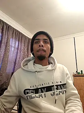 Snapshot of 29YOURZ_28_ chatting on 09/17/25, 08:27 29YOURZ 28  online show from 09/17/25, 08:27