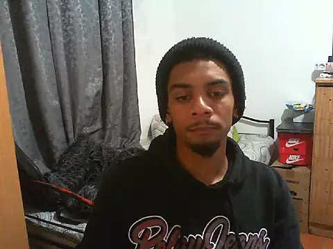 Snapshot of 29YOURZ_28_ chatting on 09/19/25, 08:20 29YOURZ 28  online show from 09/19/25, 08:20