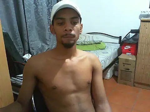 Snapshot of 29YOURZ_28_ chatting on 10/13/25, 03:56 29YOURZ 28  online show from 10/13/25, 03:56