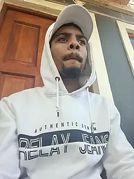 Snapshot of 29YOURZ_28_ chatting on 10/15/25, 10:37 29YOURZ 28  online show from 10/15/25, 10:37