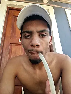 Snapshot of 29YOURZ_28_ chatting on 10/22/25, 08:58 29YOURZ 28  online show from 10/22/25, 08:58