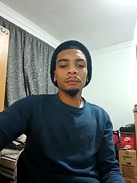 Snapshot of 29YOURZ_28_ chatting on 10/26/25, 05:30 29YOURZ 28  online show from 10/26/25, 05:30