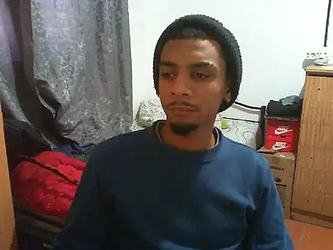 Snapshot of 29YOURZ_28_ chatting on 10/28/25, 09:57 29YOURZ 28  online show from 10/28/25, 09:57