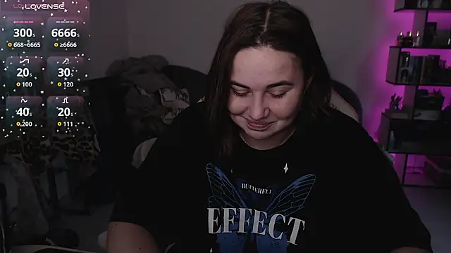 Snapshot of SexyWitch_666 chatting on 10/25/25, 06:32 SexyWitch 666 online show from 10/25/25, 06:32