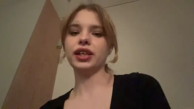 Snapshot of MisssLola chatting on 04/09/26, 05:07 MisssLola online show from 04/09/26, 05:07