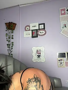 kiim taaylor online show from 02/10/25, 05:41