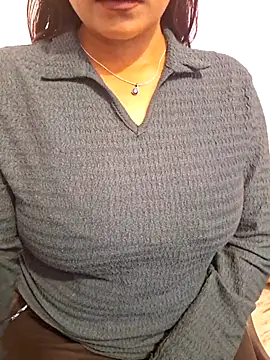 Snapshot of N-Natasha chatting on 11/20/25, 01:00 N-Natasha online show from 11/20/25, 01:00