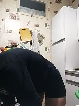 SweetLeila40 online show from 11/12/25, 12:00