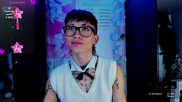 juniior 2311  online show from 02/19/25, 07:27