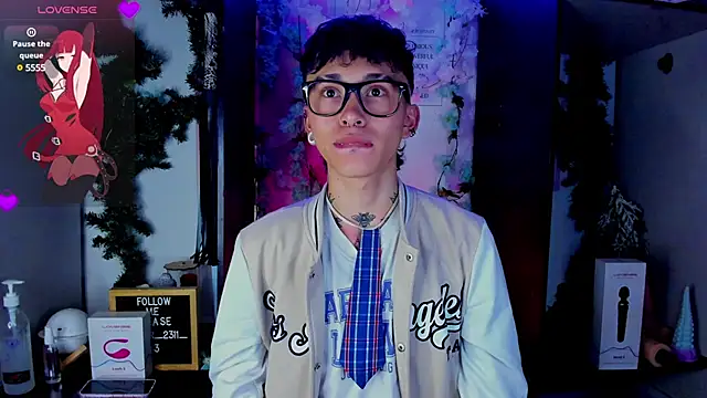 juniior 2311  online show from 03/07/25, 05:08