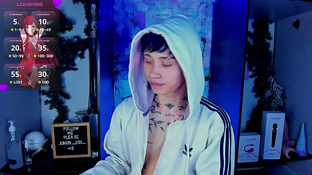 juniior 2311  online show from 03/08/25, 02:45