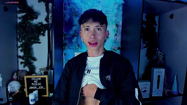 juniior 2311  online show from 03/09/25, 12:21