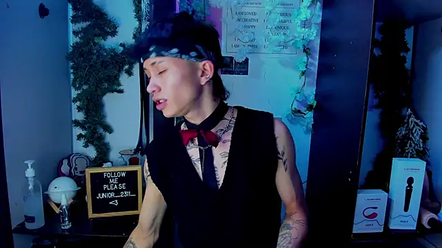 juniior 2311  online show from 03/11/25, 07:36