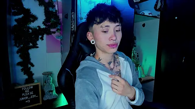 juniior 2311  online show from 03/14/25, 11:23