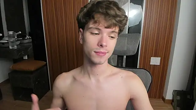 Snapshot of calvin_love_you chatting on 05/13/26, 05:10 calvin love you online show from 05/13/26, 05:10