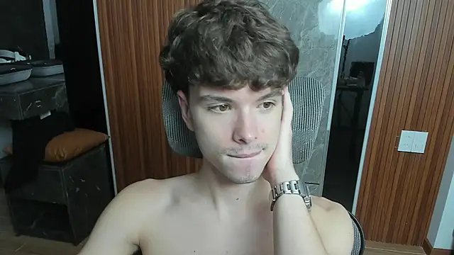 Snapshot of calvin_love_you chatting on 05/27/26, 04:37 calvin love you online show from 05/27/26, 04:37