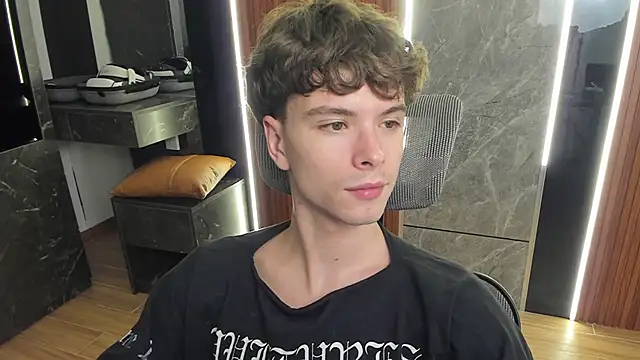 Snapshot of calvin_love_you chatting on 06/09/26, 05:02 calvin love you online show from 06/09/26, 05:02