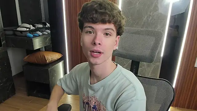 calvin love you online show from 08/01/26, 03:11