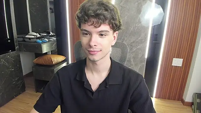 calvin love you online show from 08/04/26, 03:14