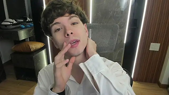 calvin love you online show from 08/05/26, 03:15