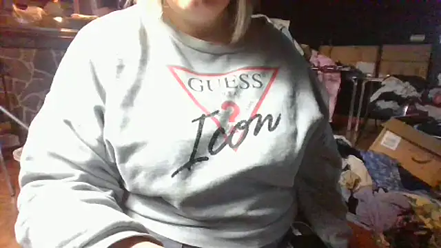 Snapshot of maria38xxx chatting on 10/05/25, 05:00 maria38xxx online show from 10/05/25, 05:00