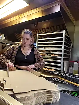 Snapshot of lavenderdelights chatting on 01/07/25, 09:35 lavenderdelights online show from 01/07/25, 09:35