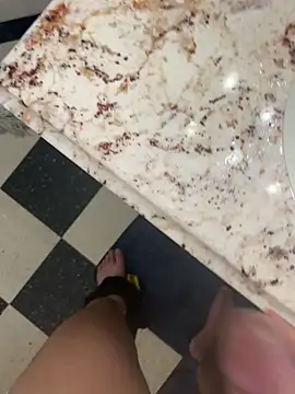 Snapshot of KookyCottage chatting on 09/29/25, 02:11 KookyCottage online show from 09/29/25, 02:11