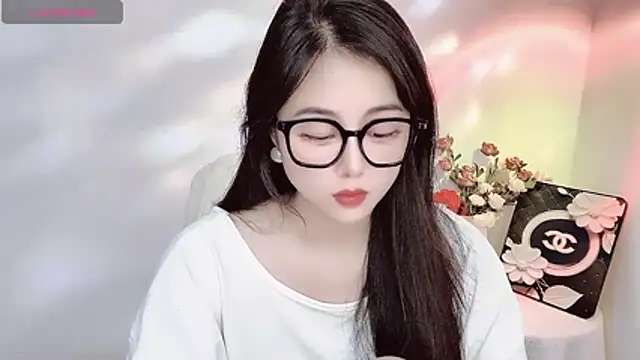Snapshot of Lydia_170 chatting on 06/15/26, 08:22 Lydia 170 online show from 06/15/26, 08:22