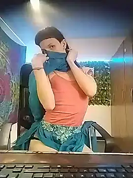 Snapshot of BurningVenus12 chatting on 11/17/25, 11:21 BurningVenus12 online show from 11/17/25, 11:21