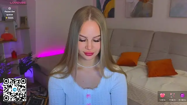 Snapshot of CassieMurr chatting on 02/07/25, 02:08 CassieMurr online show from 02/07/25, 02:08